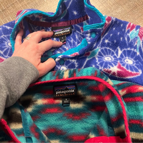 (2) Patagonia Synchilla Fleece Printed Pullovers wild desert & harvest moon - Picture 2 of 4